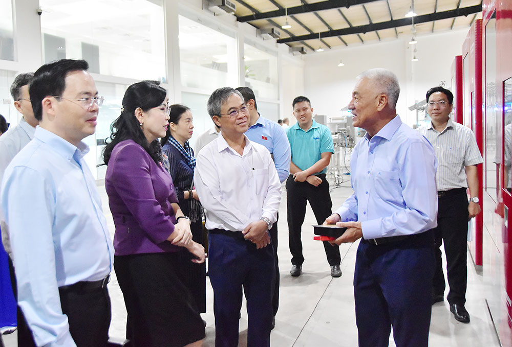 Đoàn khảo sát của Ủy ban Khoa học, Công nghệ và Môi trường làm việc với Tập đoàn Mỹ Lan